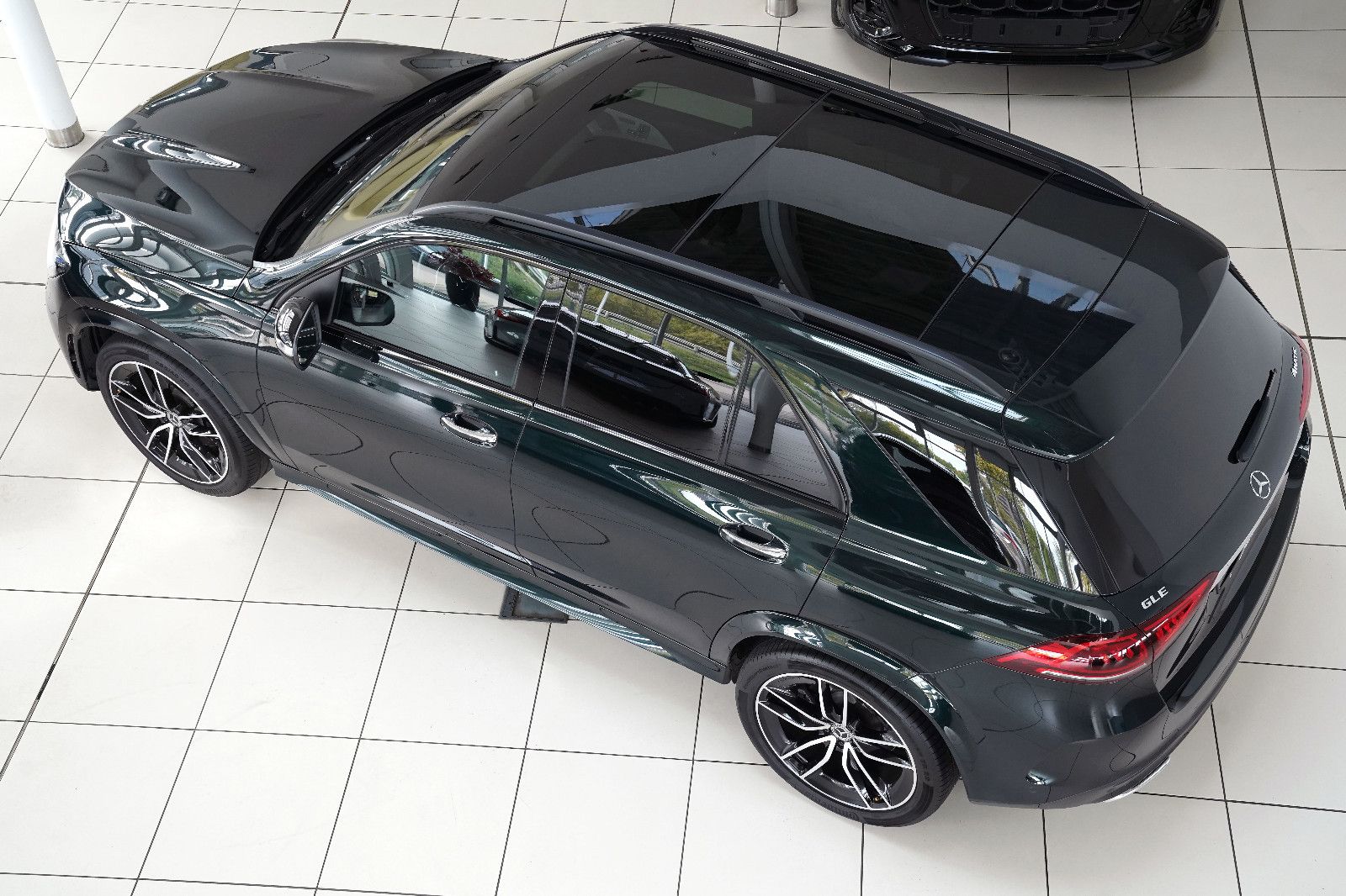 Mercedes-Benz GLE 400 GLE 400d AMG Airmatic Pano AHK Junge Sterne 26