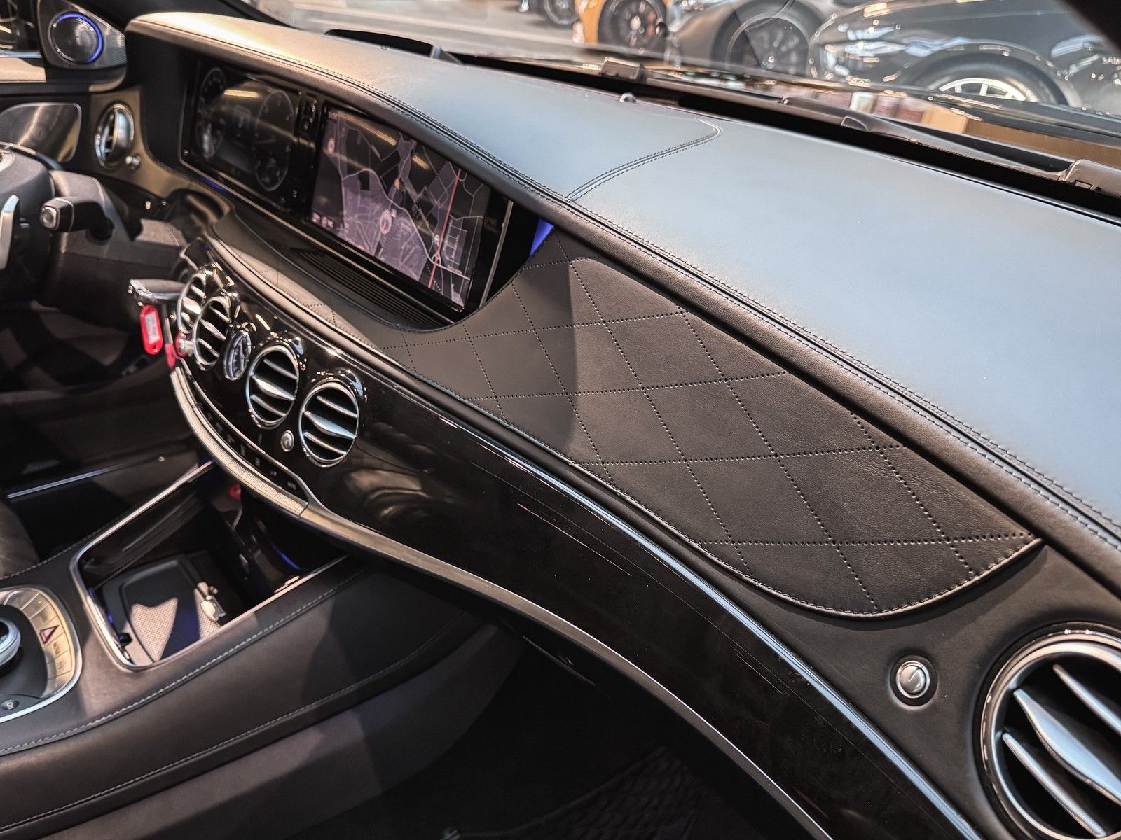 Mercedes-Benz S 350 S 350d L AMG Line Chauffeur-Paket+Burmester4D+