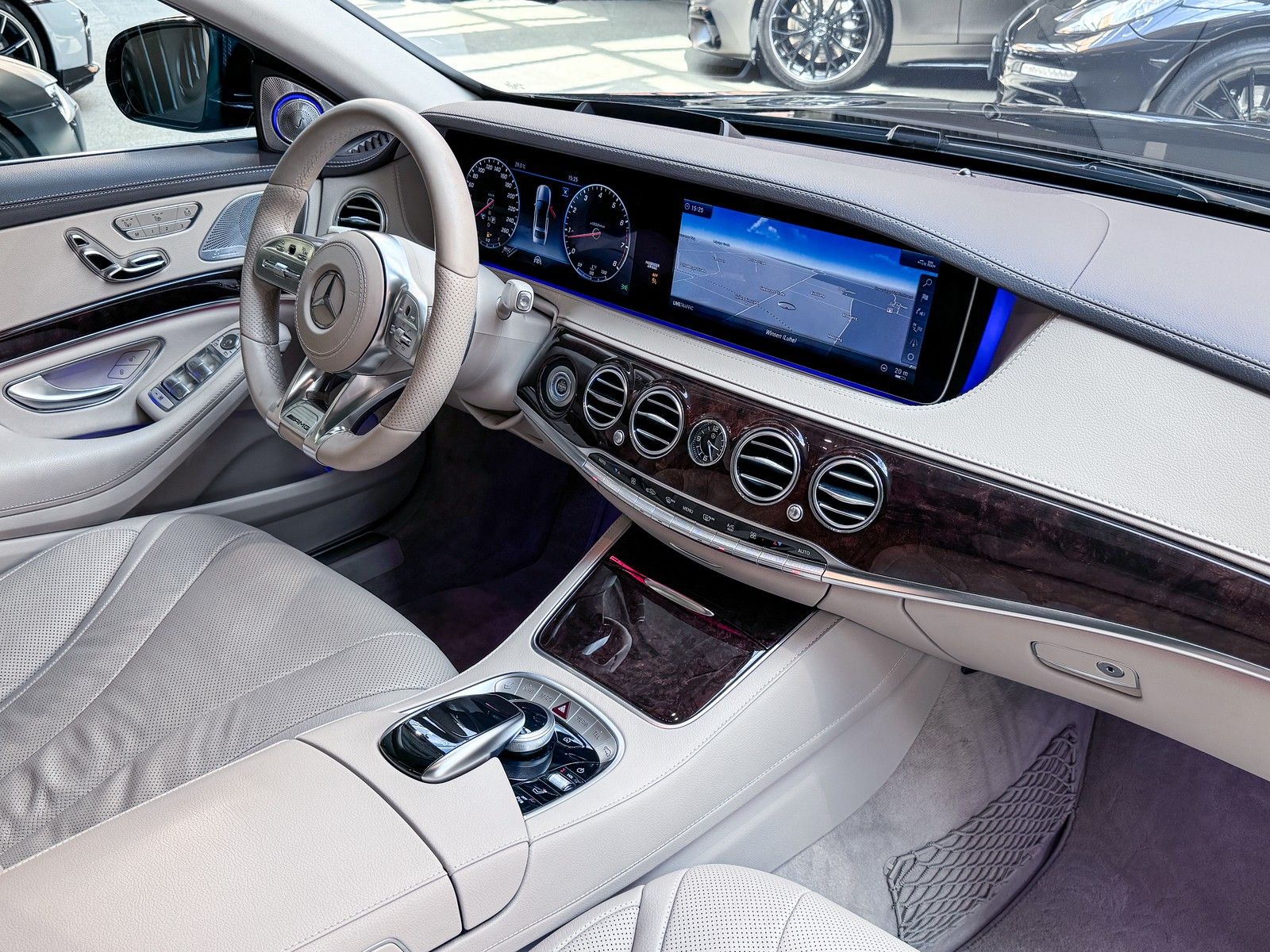 Mercedes-Benz S 560 S 560 4Matic S63 AMG Styling+3D Burmester+Pano