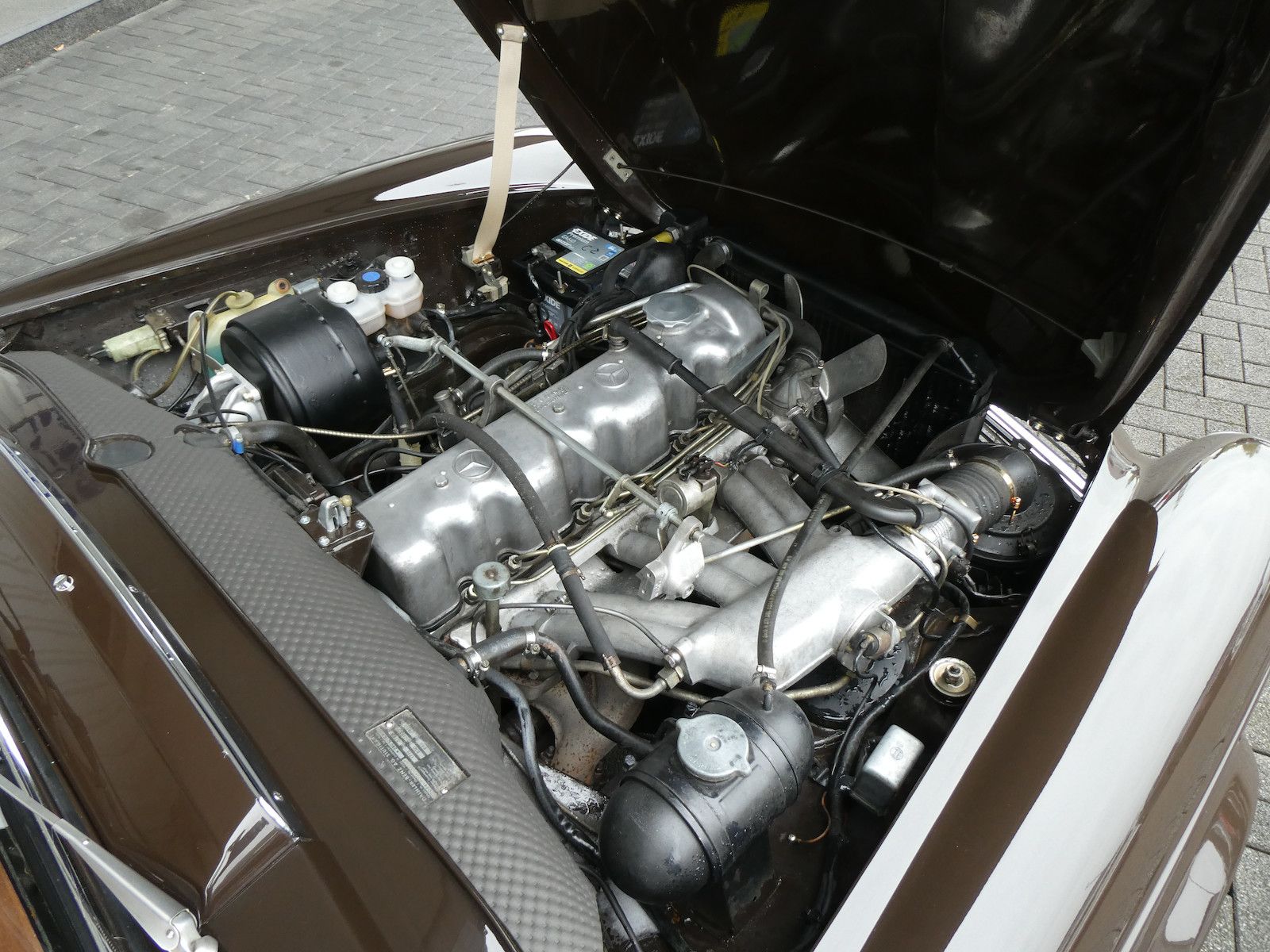 Mercedes-Benz SL 280 SL 280 Pagode, deutsche Erstauslieferung