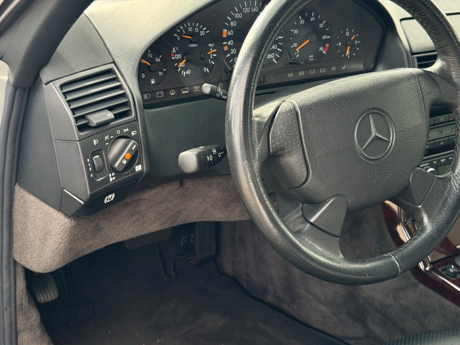 Mercedes-Benz SL 320 SL 320 | Gutachten WBW 30.800 EURO |