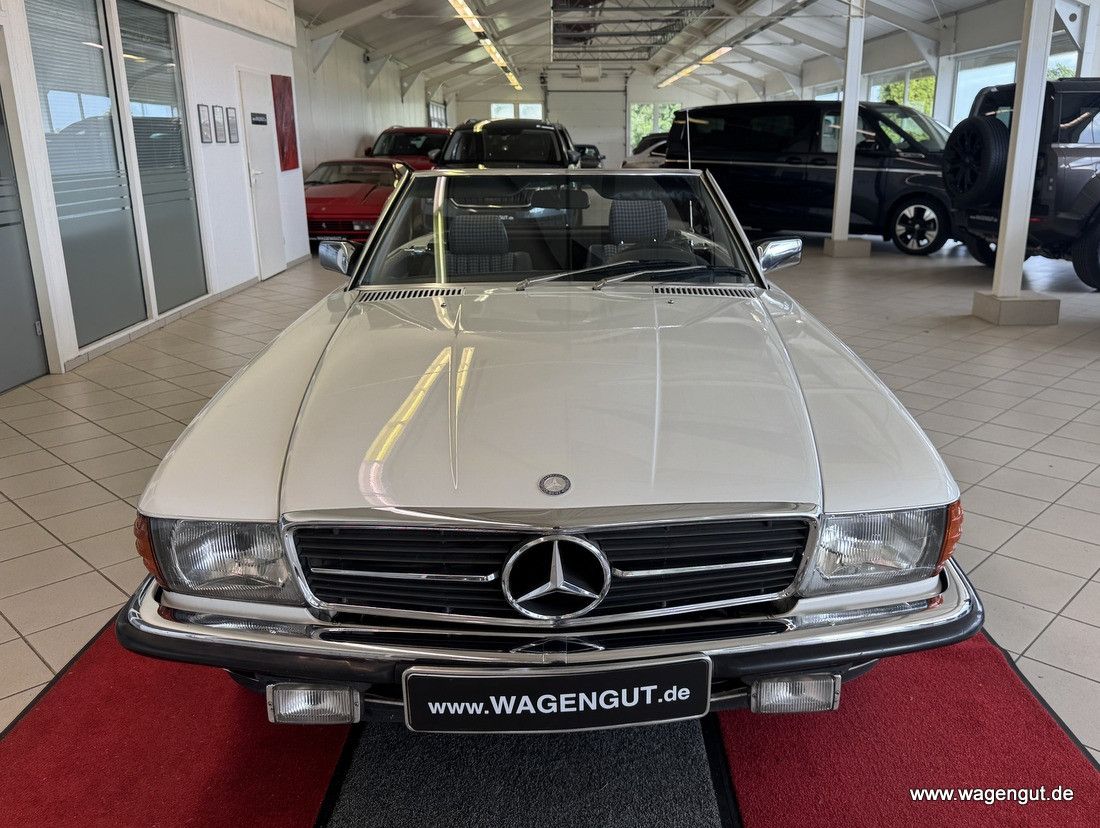 Mercedes-Benz SL 380 SL 380 Original Lack W107 V8