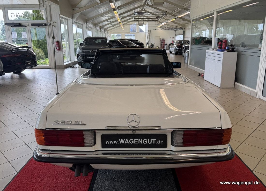 Mercedes-Benz SL 380 SL 380 Original Lack W107 V8