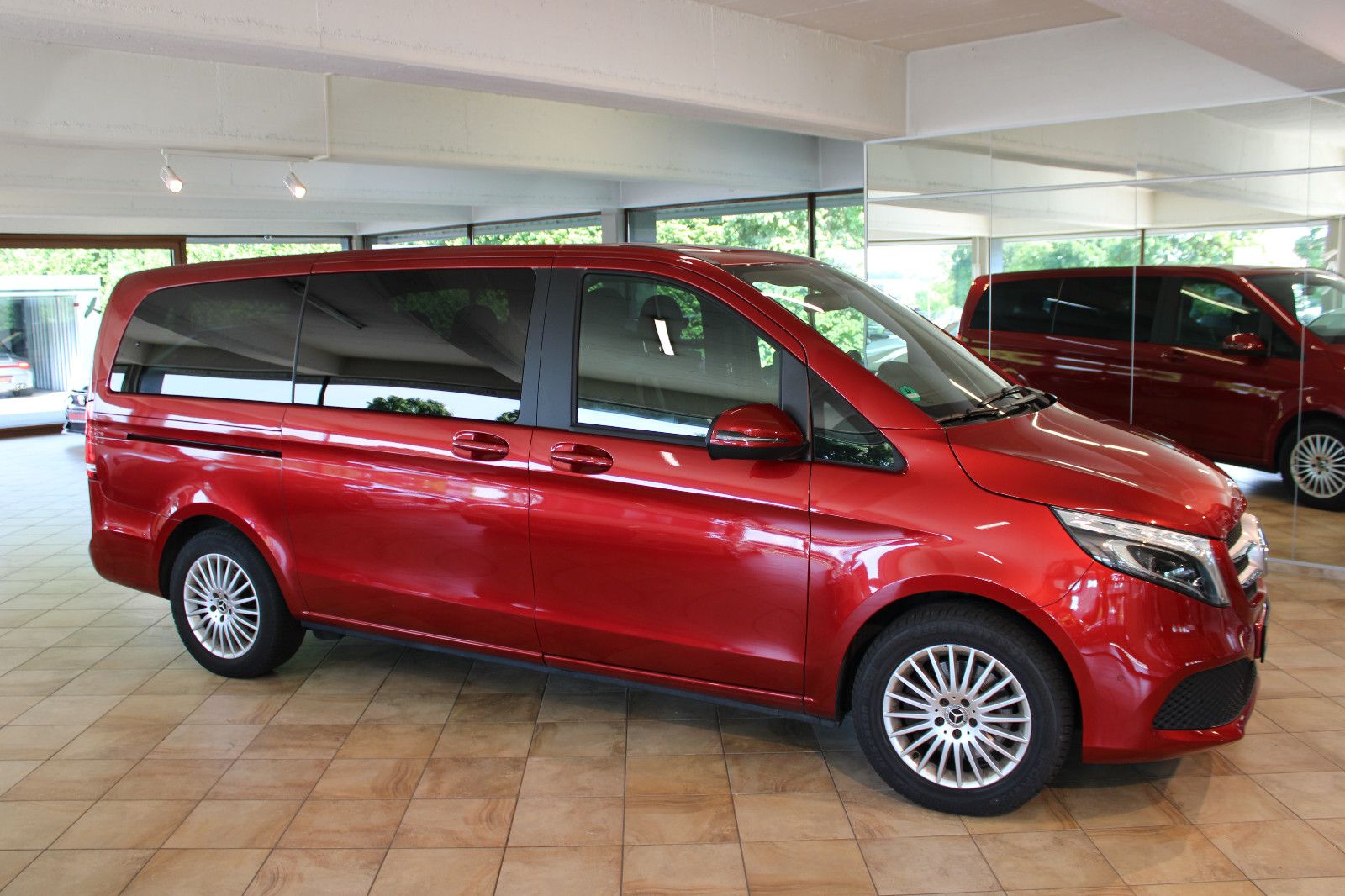 Mercedes-Benz V 300 V 300 D Edition lang *1. Hand+wenig KM+8-Sitzer*