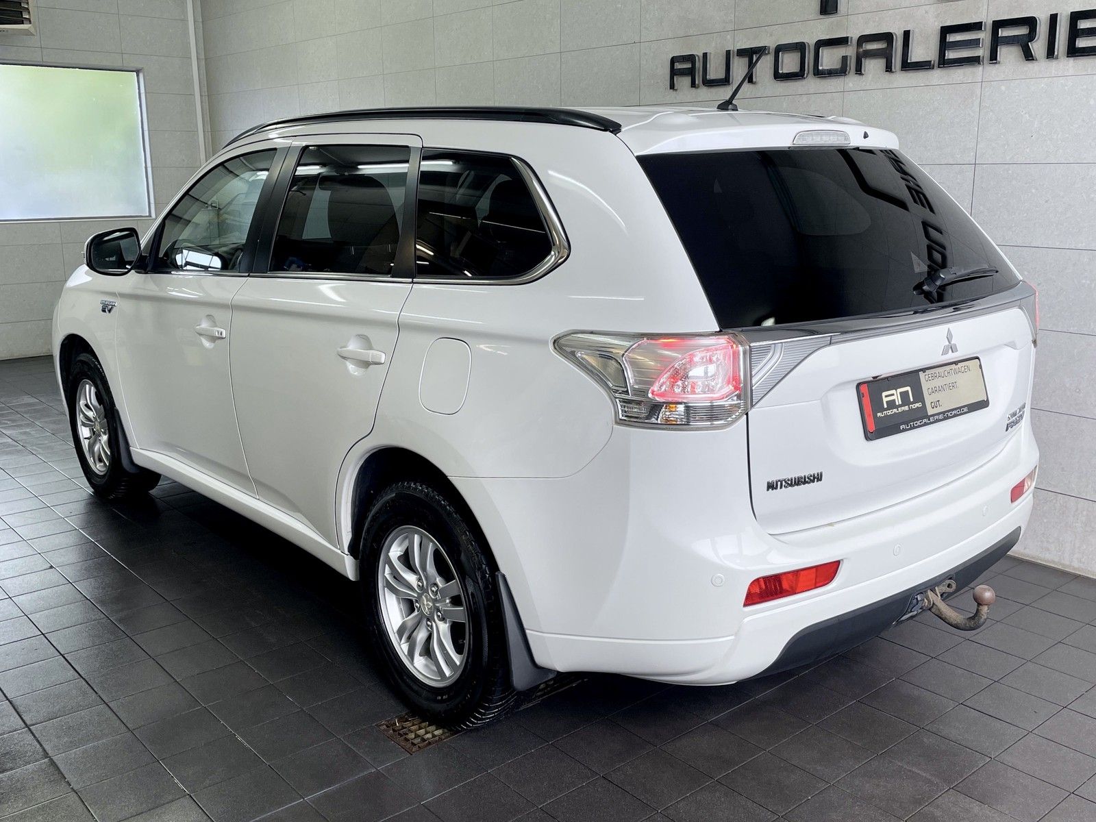 Mitsubishi Outlander Outlander PHEV Basis 4WD