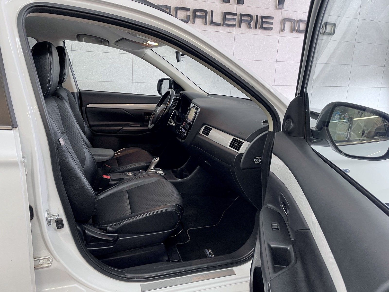 Mitsubishi Outlander Outlander PHEV Basis 4WD