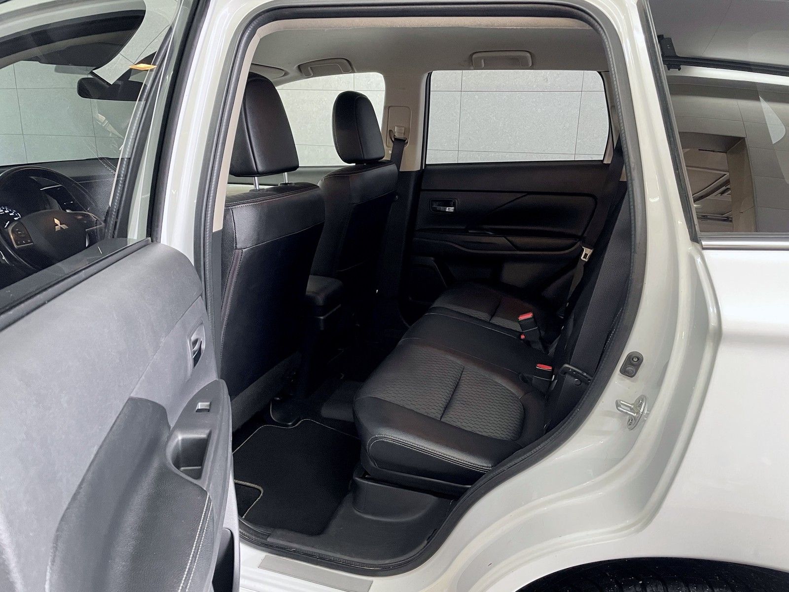 Mitsubishi Outlander Outlander PHEV Basis 4WD