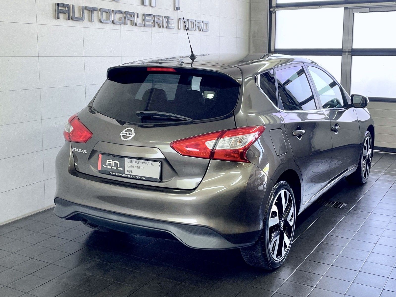 Nissan Pulsar Pulsar Tekna 1.Hand+Leder+Navi+Kamera