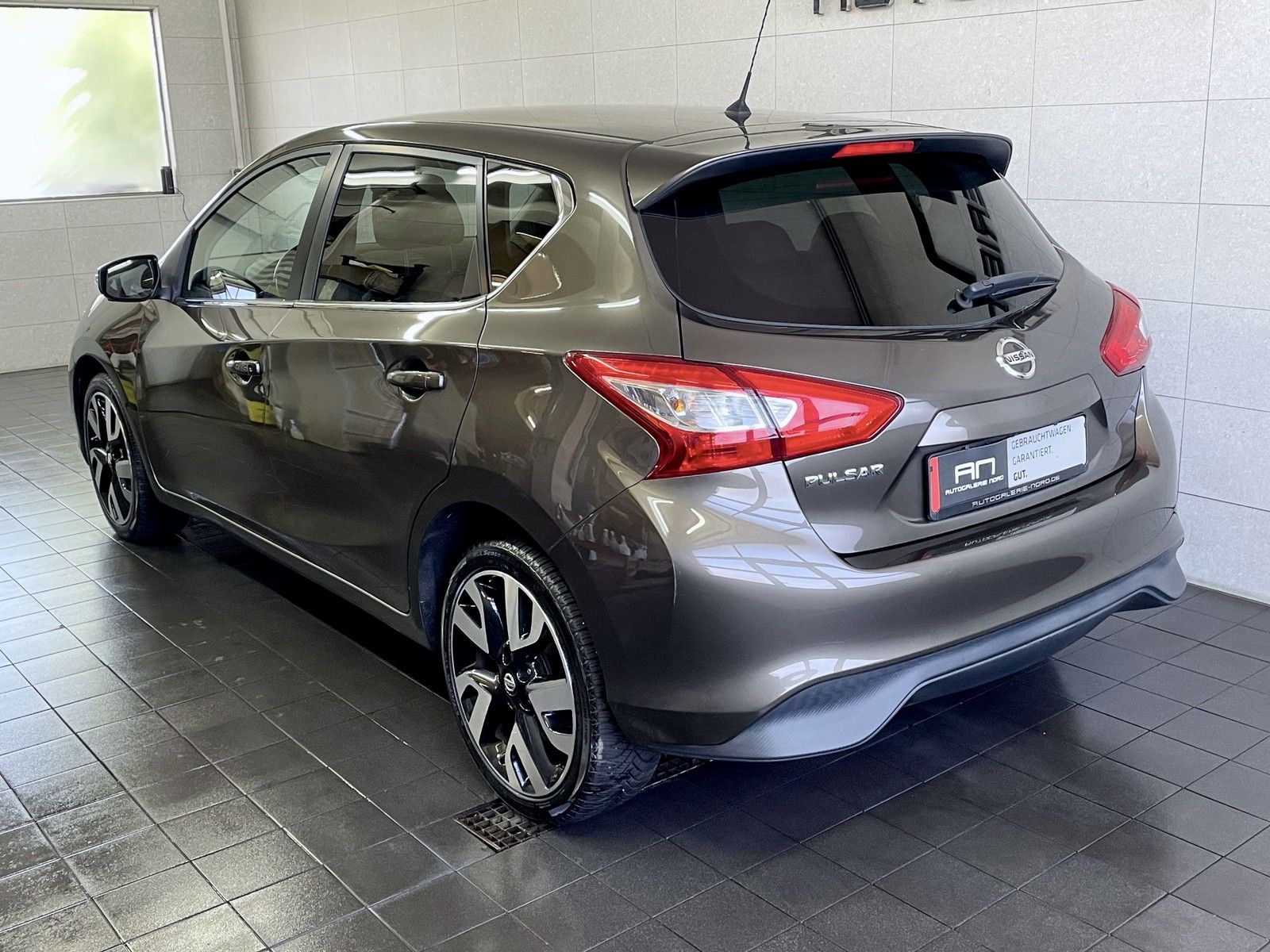 Nissan Pulsar Pulsar Tekna 1.Hand+Leder+Navi+Kamera