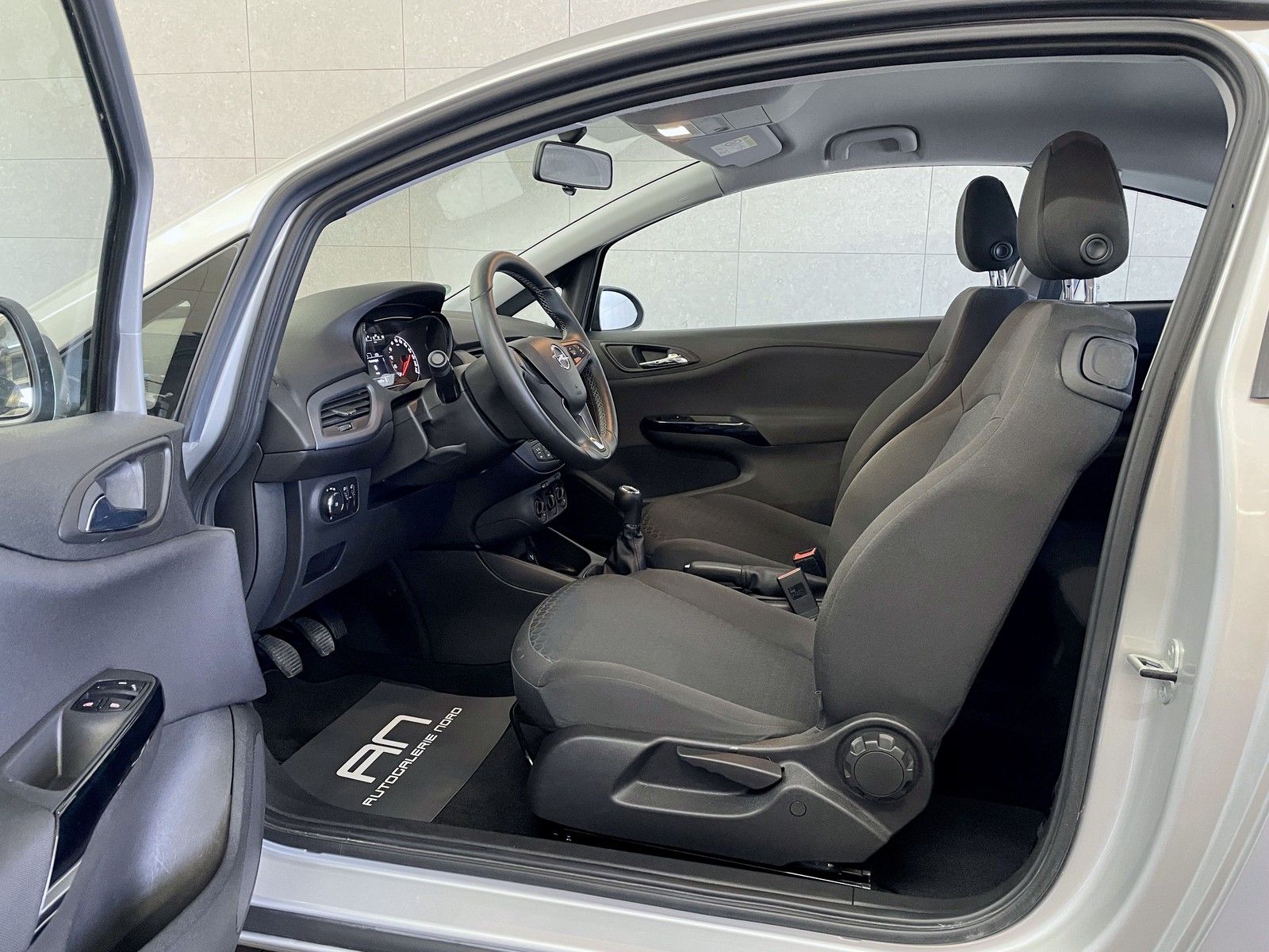 Opel Corsa Corsa E Edition 1.Hand+Winterpaket+Tempomat+PDC