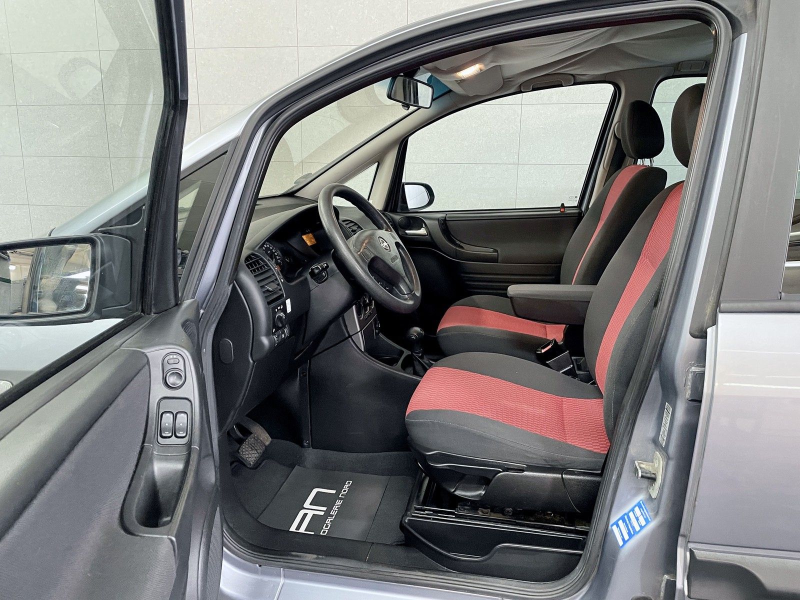 Opel Zafira Zafira A Njoy Automatik 7 Sitze+Tüv neu