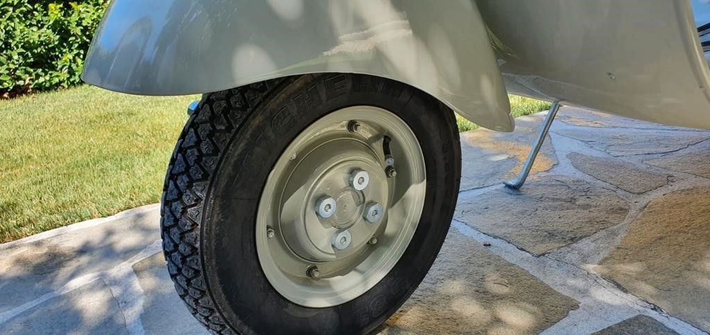 Piaggio Vespa &apos;&apos;FARO BASSA&apos;&apos; *TRAUM*