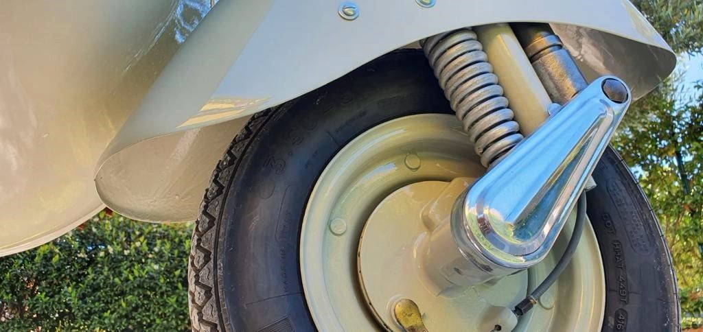 Piaggio Vespa &apos;&apos;FARO BASSA&apos;&apos; *TRAUM*