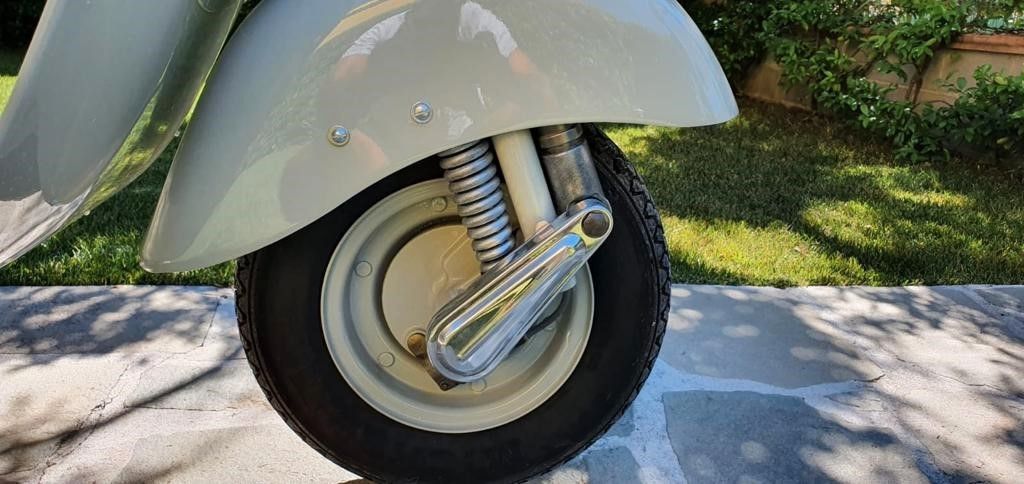 Piaggio Vespa &apos;&apos;FARO BASSA&apos;&apos; *TRAUM*