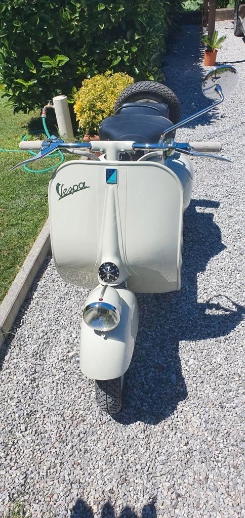 Piaggio Vespa &apos;&apos;FARO BASSO&apos;&apos; *TRAUM*