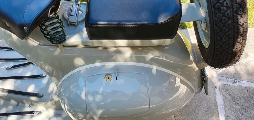 Piaggio Vespa &apos;&apos;FARO BASSO&apos;&apos; *TRAUM*
