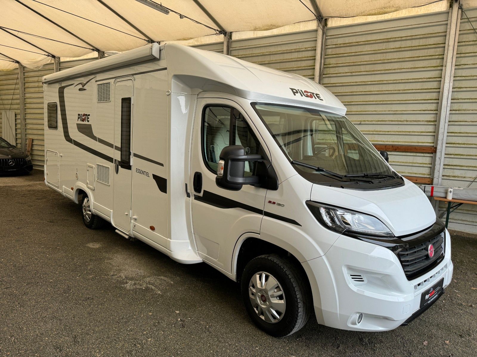 Pilote P740 GJ ESSENTIEL, TOP ZUSTAND