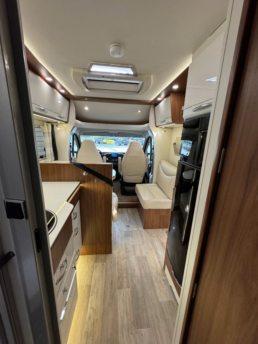 Pilote P740 GJ ESSENTIEL, TOP ZUSTAND