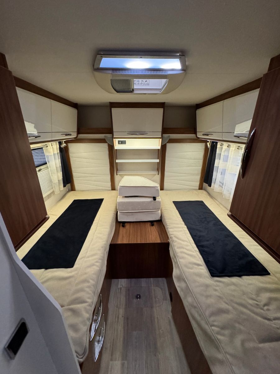 Pilote P740 GJ ESSENTIEL, TOP ZUSTAND