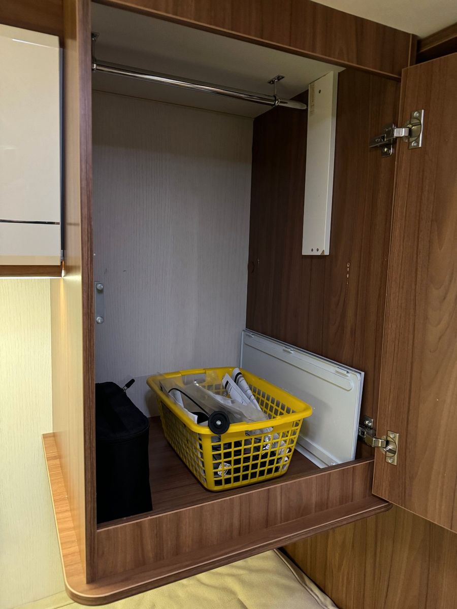 Pilote P740 GJ ESSENTIEL, TOP ZUSTAND