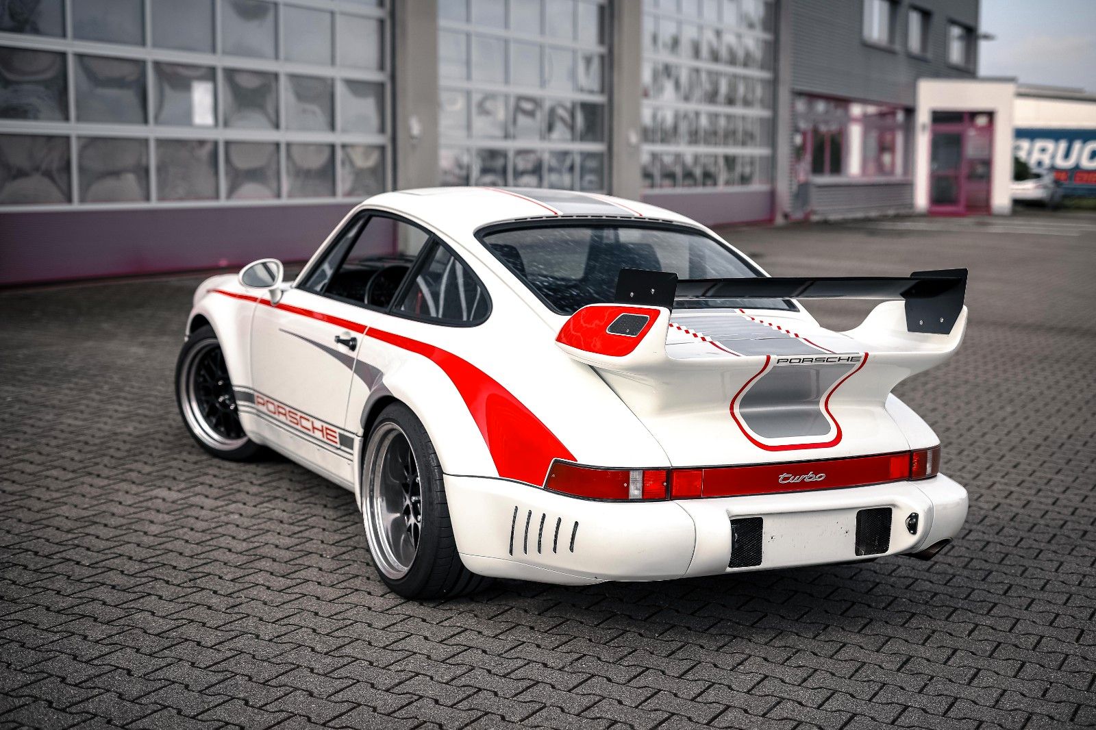 Porsche 930 930 Turbo 911 SC *RAUH WELT by AKIRA NAKAI