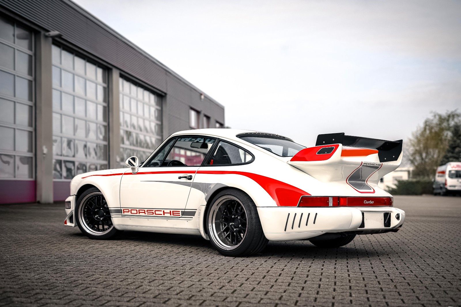 Porsche 930 930 Turbo 911 SC *RAUH WELT by AKIRA NAKAI