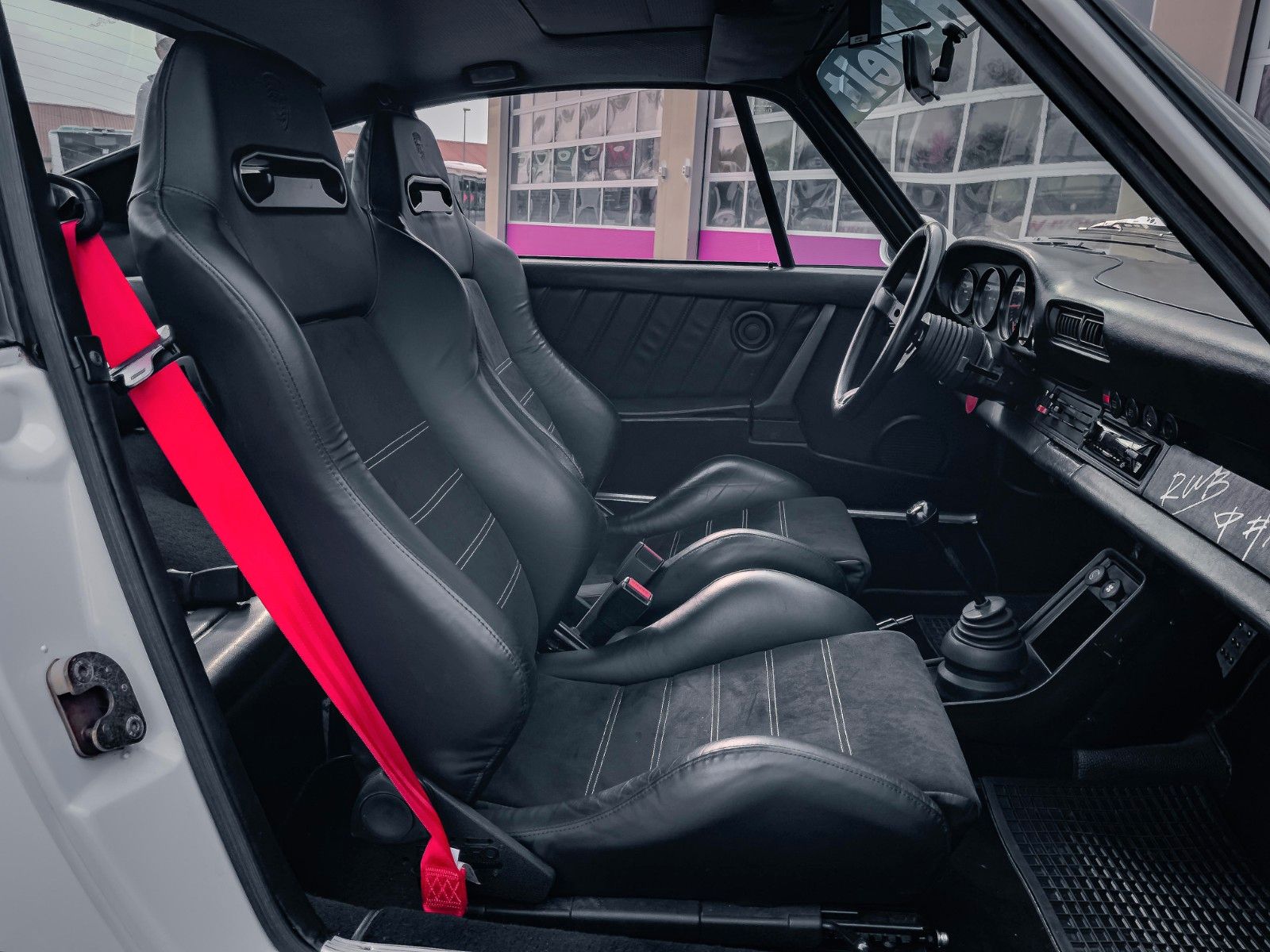 Porsche 930 930 Turbo 911 SC *RAUH WELT by AKIRA NAKAI