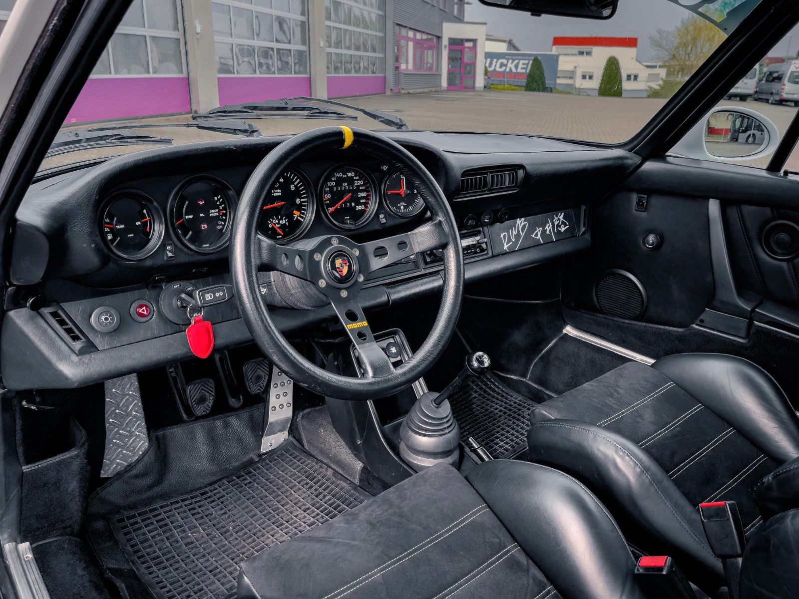 Porsche 930 930 Turbo 911 SC *RAUH WELT by AKIRA NAKAI