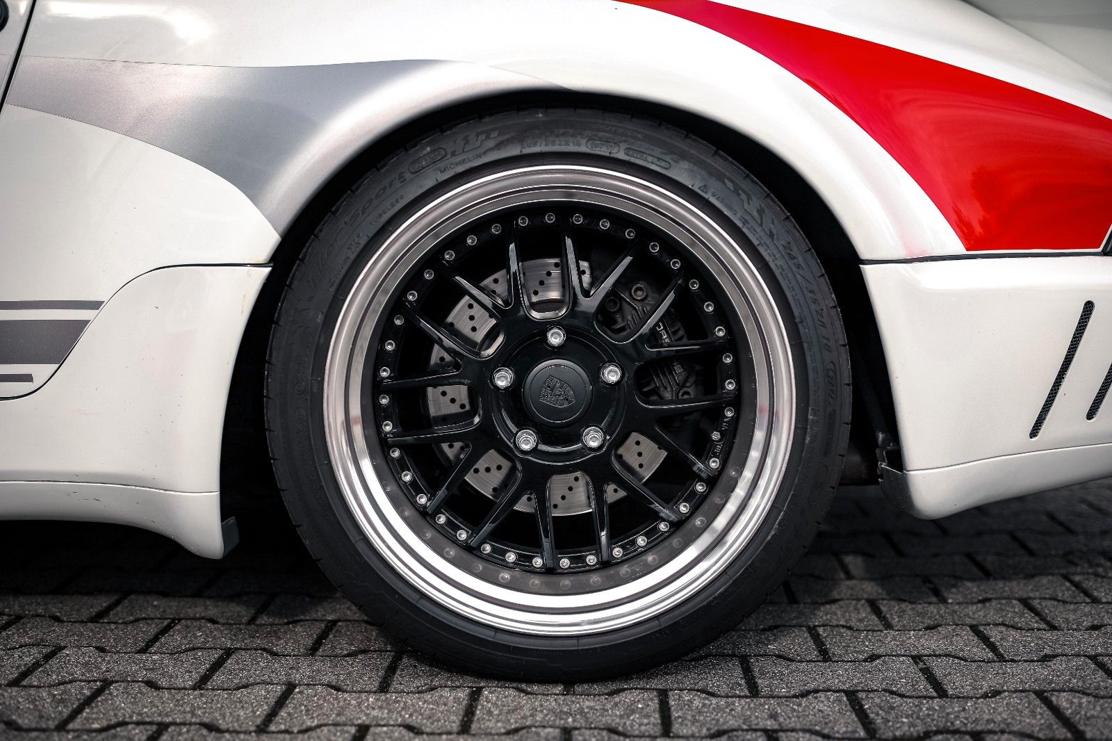 Porsche 930 930 Turbo 911 SC *RAUH WELT by AKIRA NAKAI