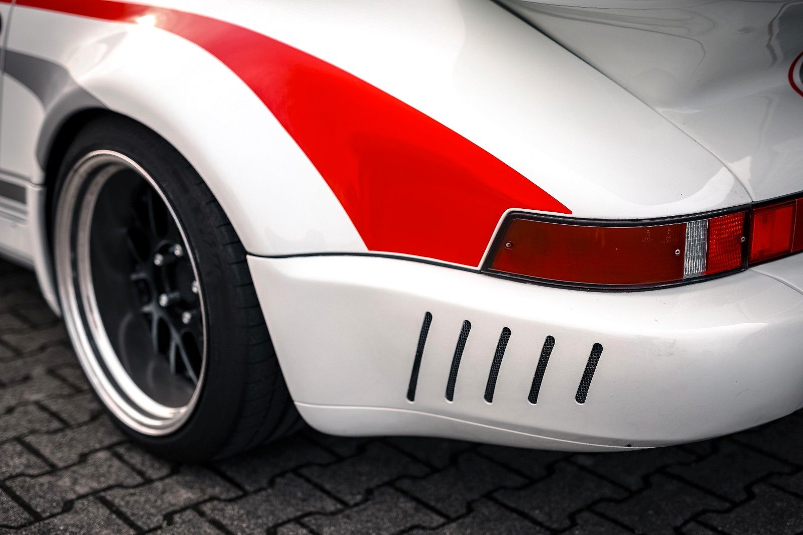 Porsche 930 930 Turbo 911 SC *RAUH WELT by AKIRA NAKAI