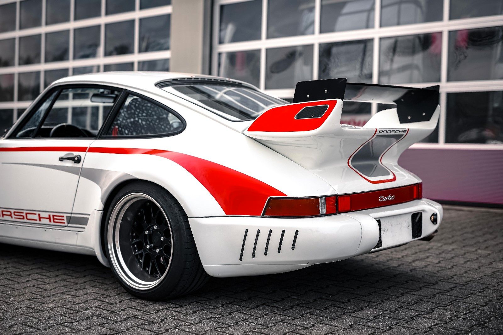 Porsche 930 930 Turbo 911 SC *RAUH WELT by AKIRA NAKAI