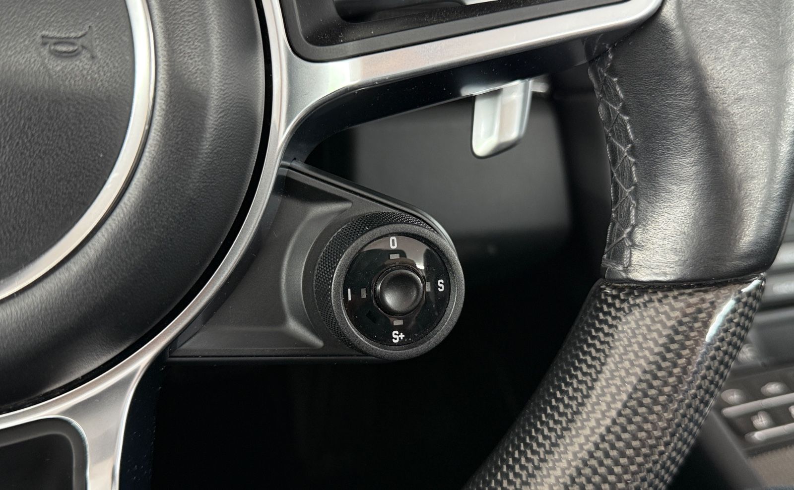 Porsche 991 911 Turbo S Approved 2/27 Bose HA-Lenkung 18-Weg