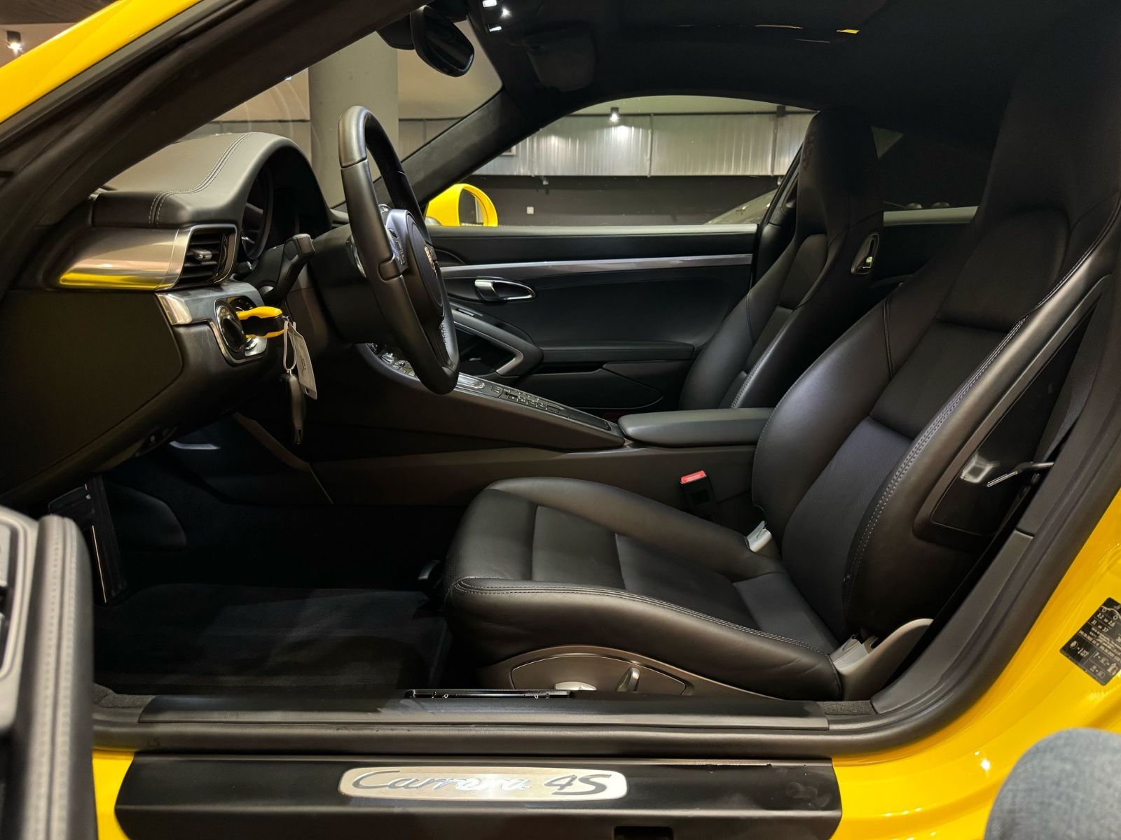 Porsche 991 991 911 4S PDK SPORTCHRONO/KLAPPE/BOSE/SITZBELÜF