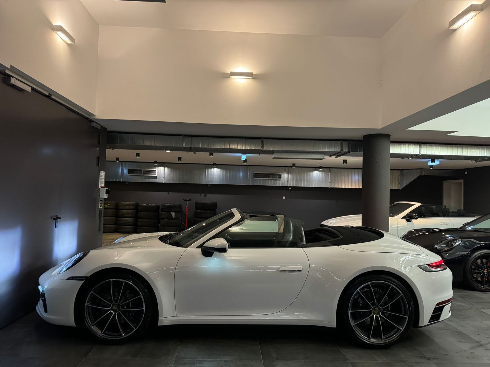 Porsche 992 992 911 Cabrio SPORTDESIGNPAKET/CHRONO/KLAPPENAU