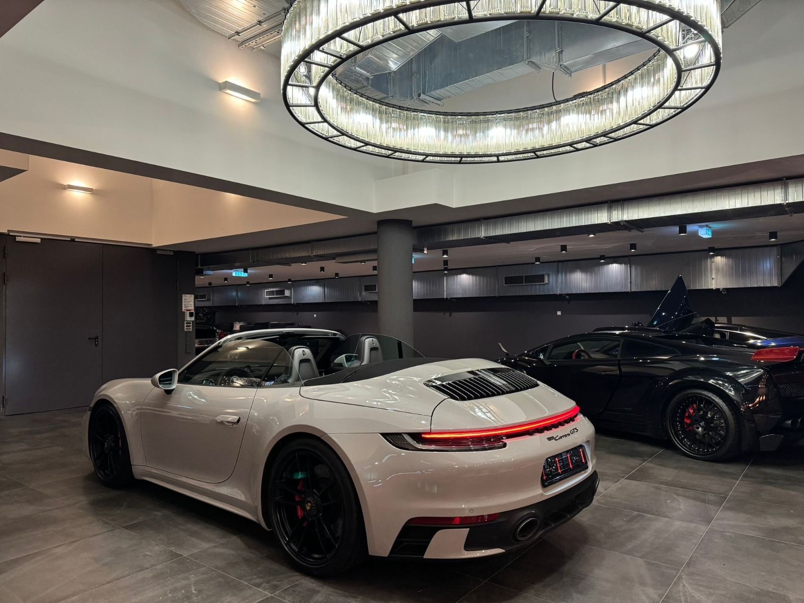 Porsche 992 992 911 Cabriolet GTS PDK