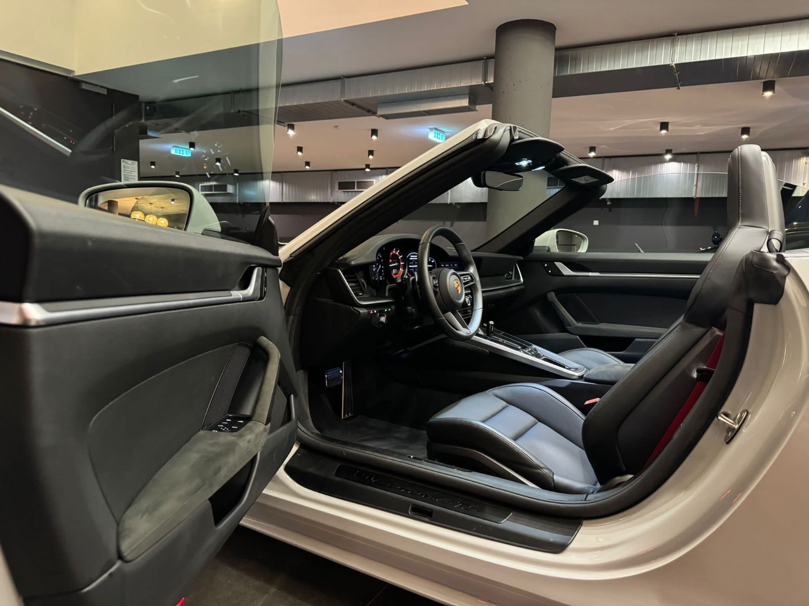 Porsche 992 992 911 Cabriolet GTS PDK
