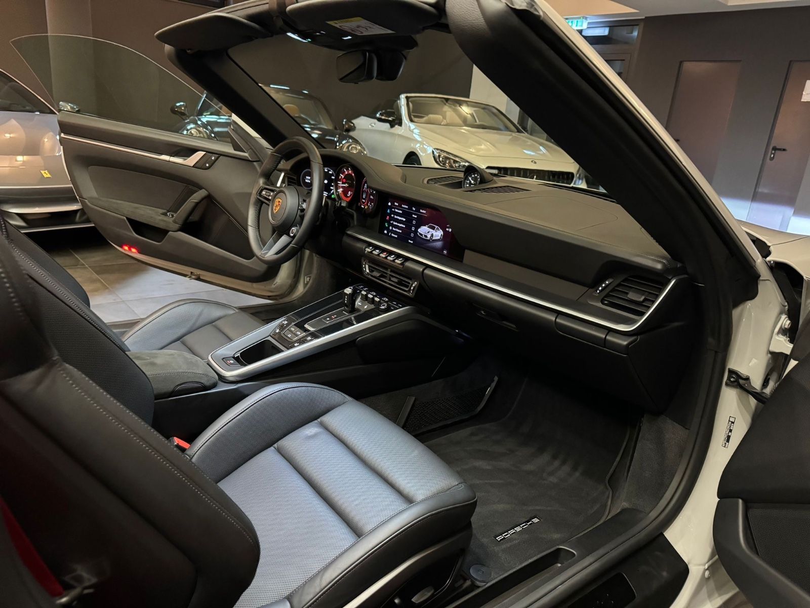 Porsche 992 992 911 Cabriolet GTS PDK