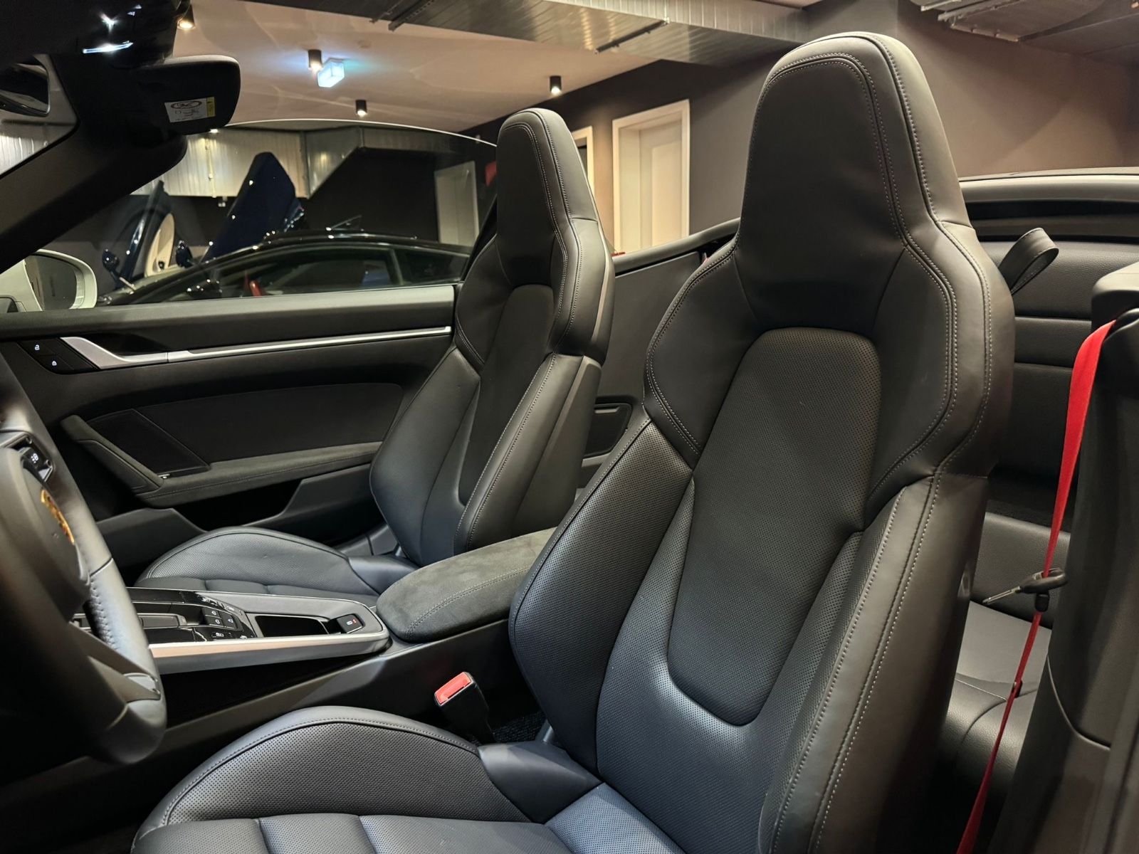 Porsche 992 992 911 Cabriolet GTS PDK