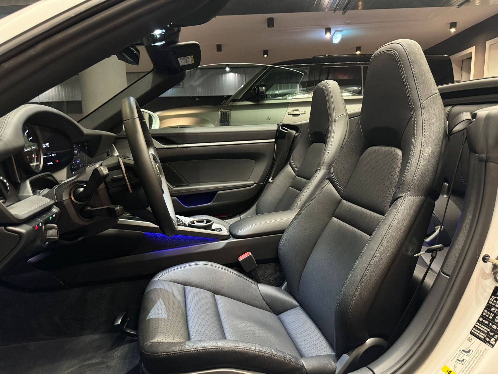 Porsche 992 992 911 Carrera Cabrio PDK