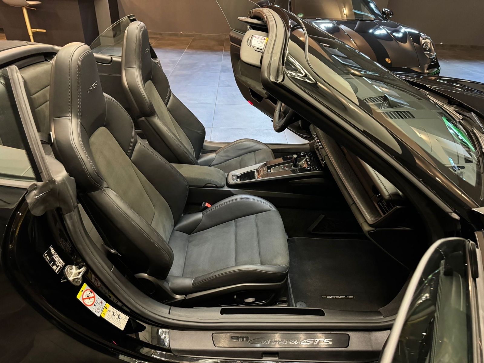 Porsche 992 992 911 Carrera GTS Cabriolet PDK