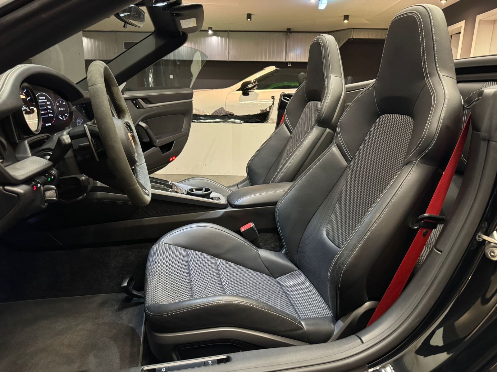 Porsche 992 992 911 CARRERA S CABRIO SPORTDESIGN/MATRIX/BOSE