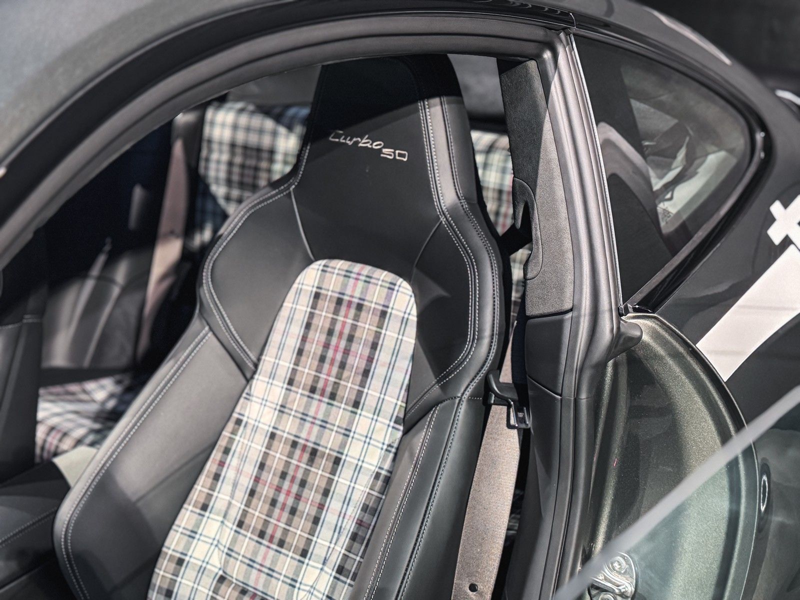 Porsche 992 992 911 Turbo 50 Jahre Heritage Burmester