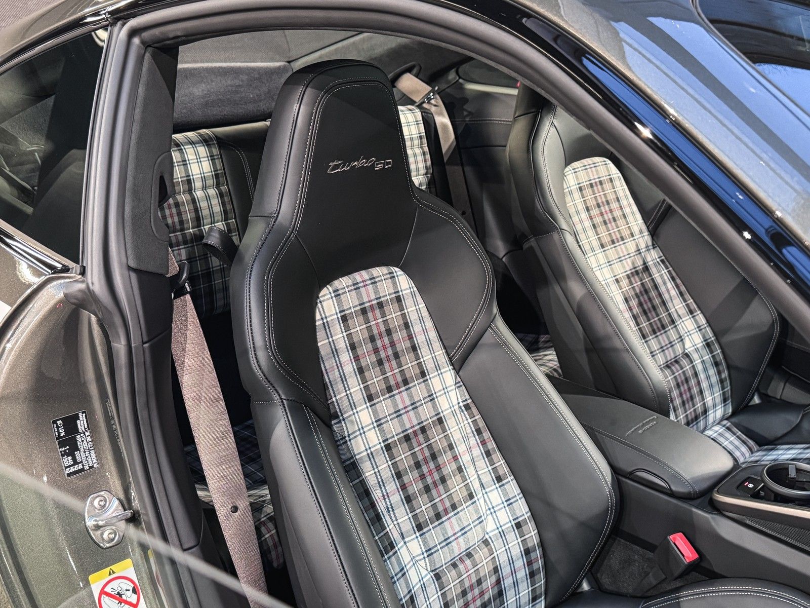 Porsche 992 992 911 Turbo 50 Jahre Heritage Burmester