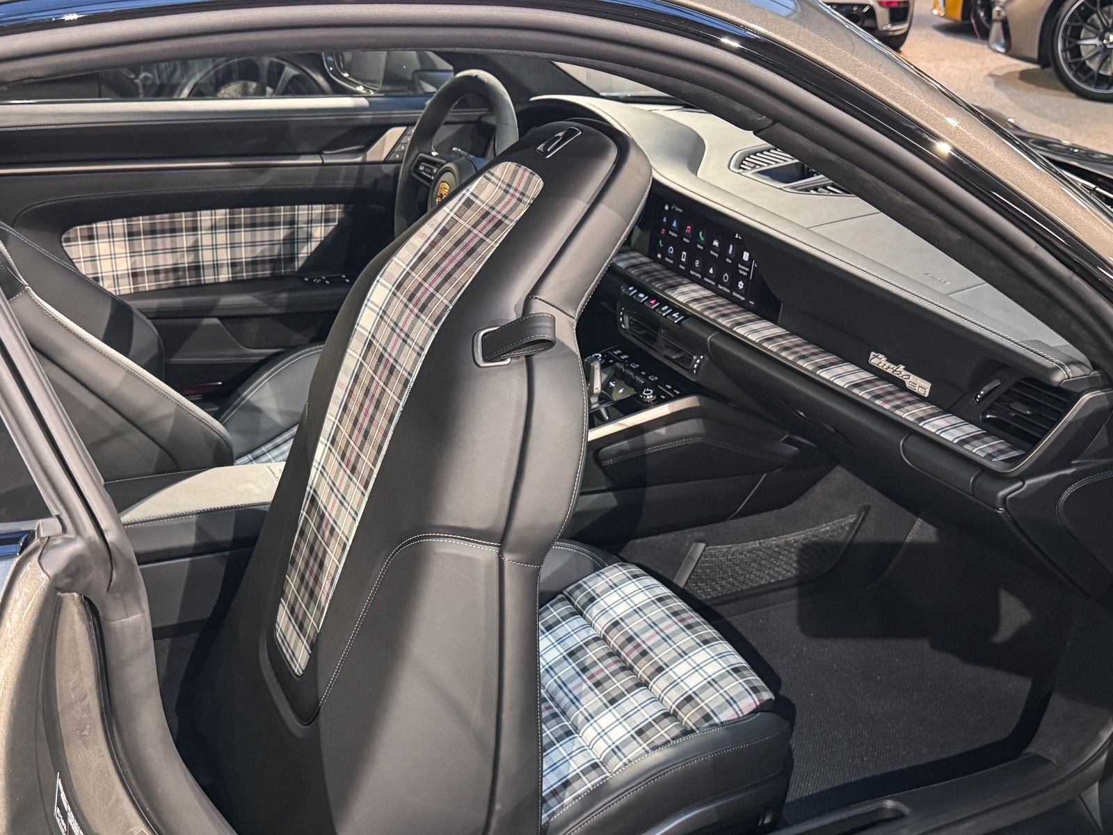 Porsche 992 992 911 Turbo 50 Jahre Heritage Burmester