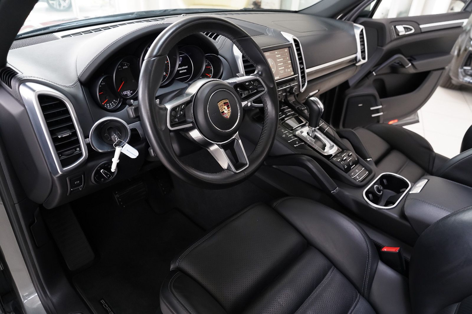 Porsche Cayenne Cayenne 3.0d Pano SportDesign AHK PASM BOSE®