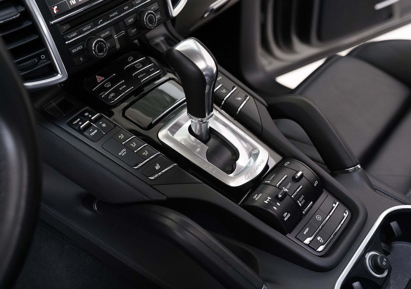 Porsche Cayenne Cayenne 3.0d Pano SportDesign AHK PASM BOSE®