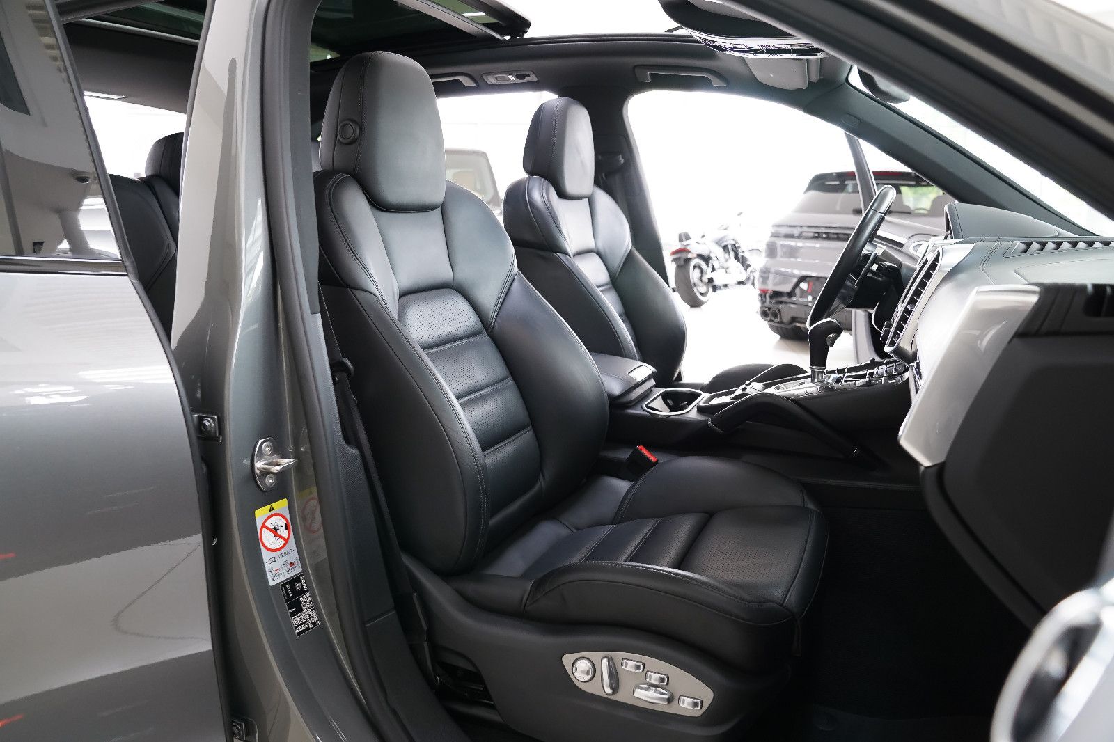Porsche Cayenne Cayenne 3.0d Pano SportDesign AHK PASM BOSE®