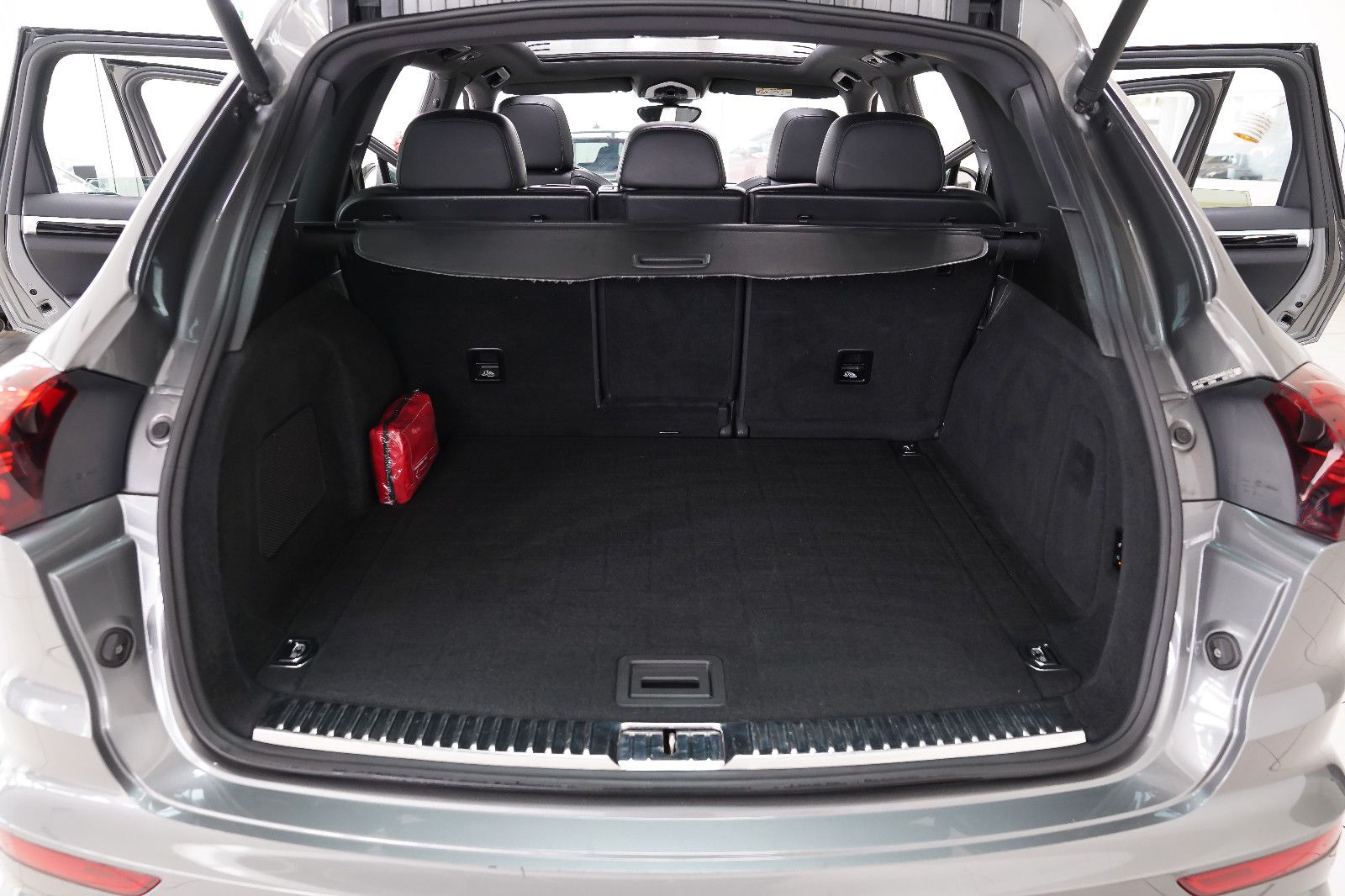 Porsche Cayenne Cayenne 3.0d Pano SportDesign AHK PASM BOSE®