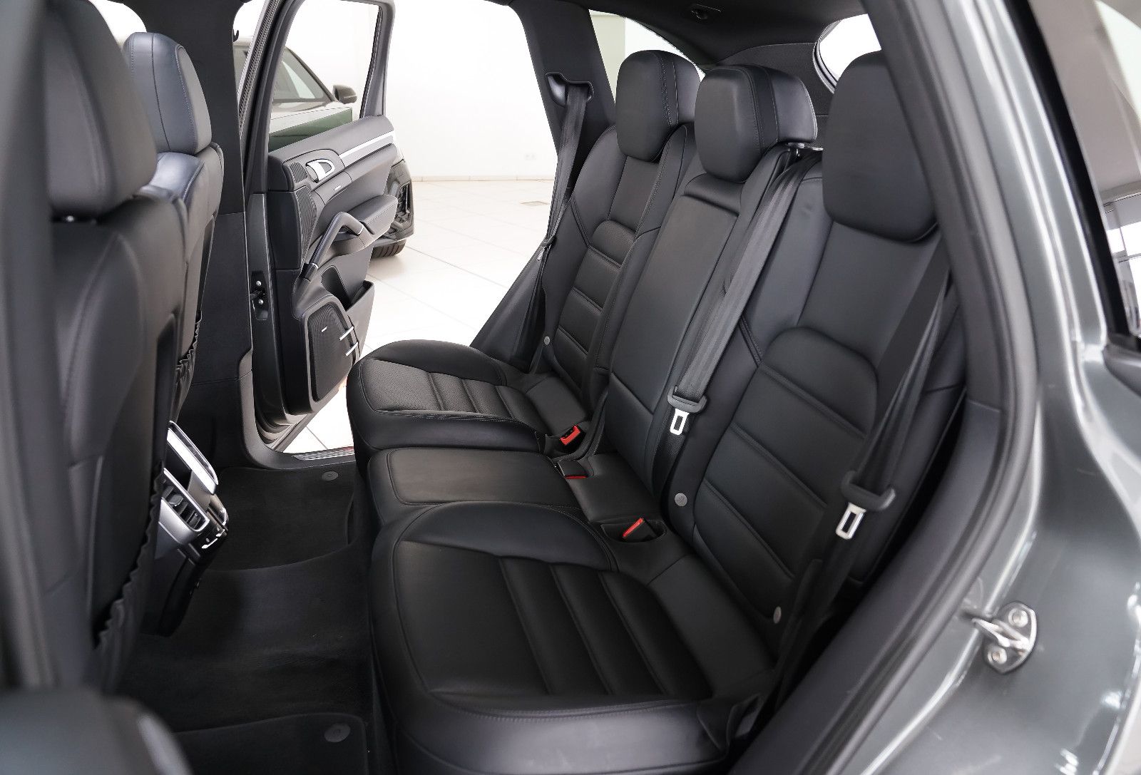 Porsche Cayenne Cayenne 3.0d Pano SportDesign AHK PASM BOSE®