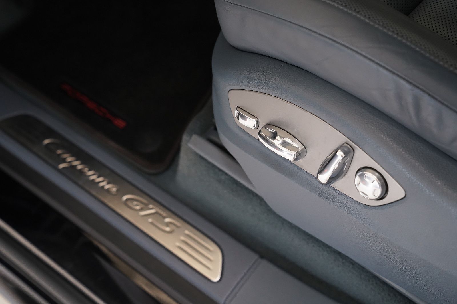 Porsche Cayenne Cayenne GTS Pano Beluftung Porsche Exklusiv Led